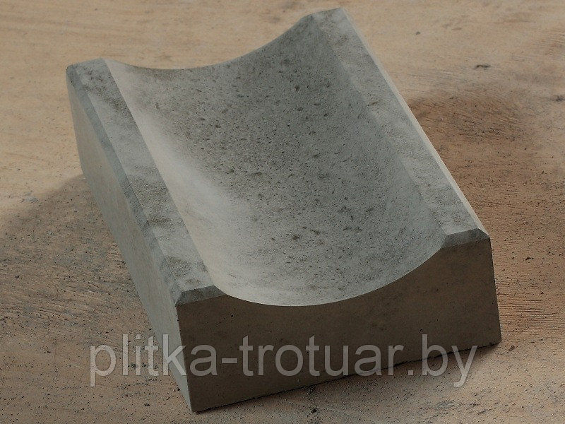 Желоб бетонный для стока воды 26х16х7 см