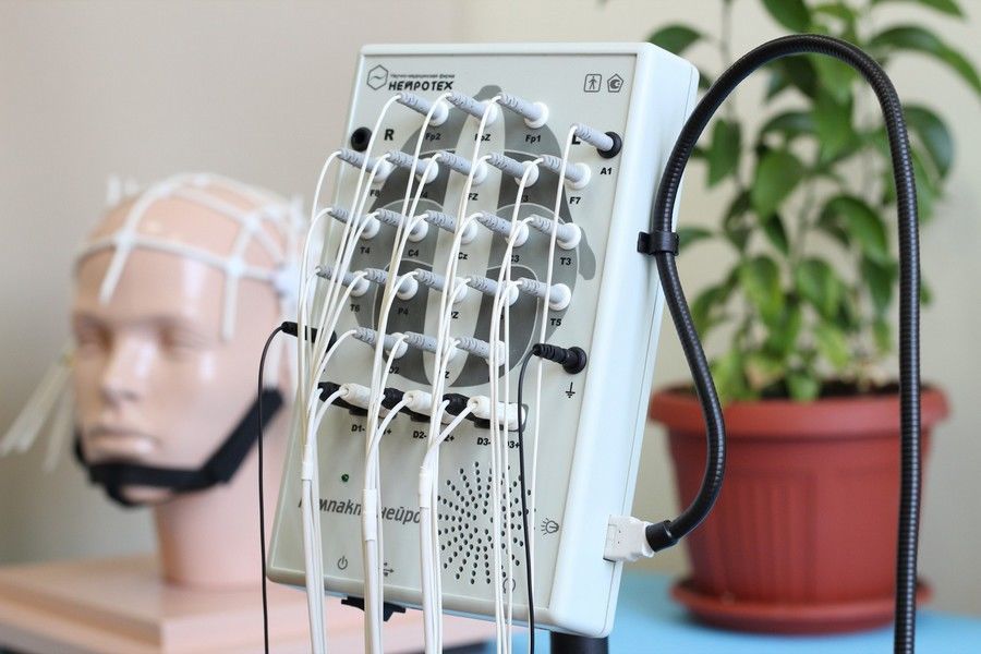 компакт-нейро 21 канальный. компакт-нейро 21 канальный. ээг-аппарат «компакт-нейро» 21-канальный. электроэнцефалограф нейро 32 канальный. многофункциональный ээг нейротех 21 канальный.
