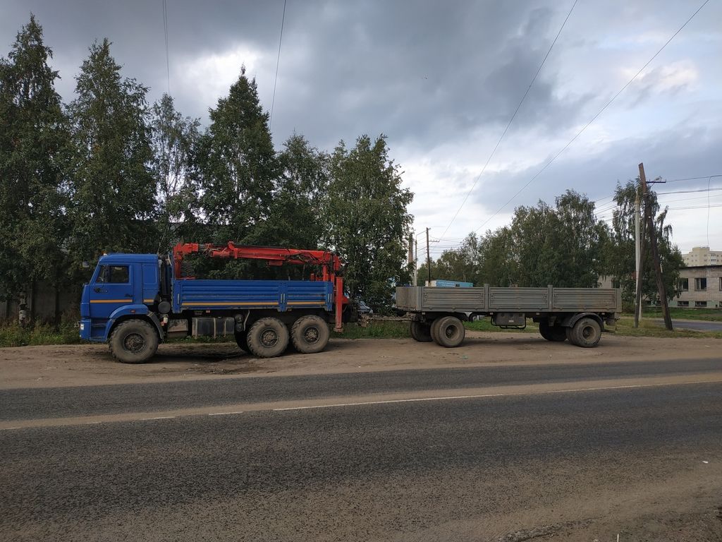 Аренда грузового автомобиля КАМАЗ 43118 6X6 с манипулятором
