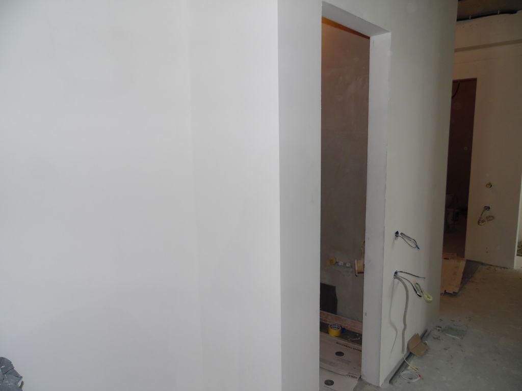 Шпаклевка и шлифовка стен под покраску