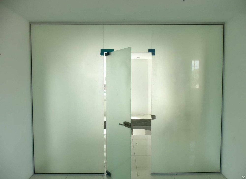 Дверь стеклянная и перегородка (фурнитура Megla, GCC, Dormа, Titan)