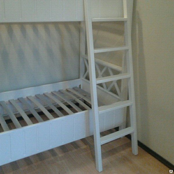 Кровать двухэтажная из натурального дерева