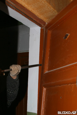 Демонтаж деревянной двери