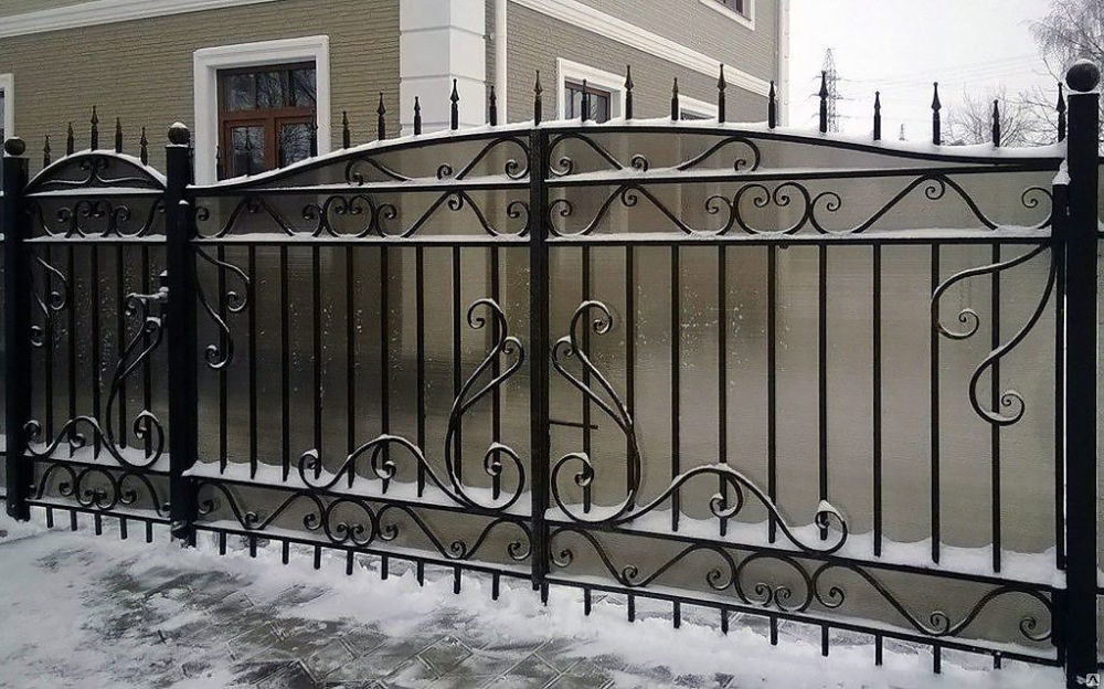 Забор сварной с поликарбонатом, цена в Краснодаре от компании КУБАНЬСТРОЙ