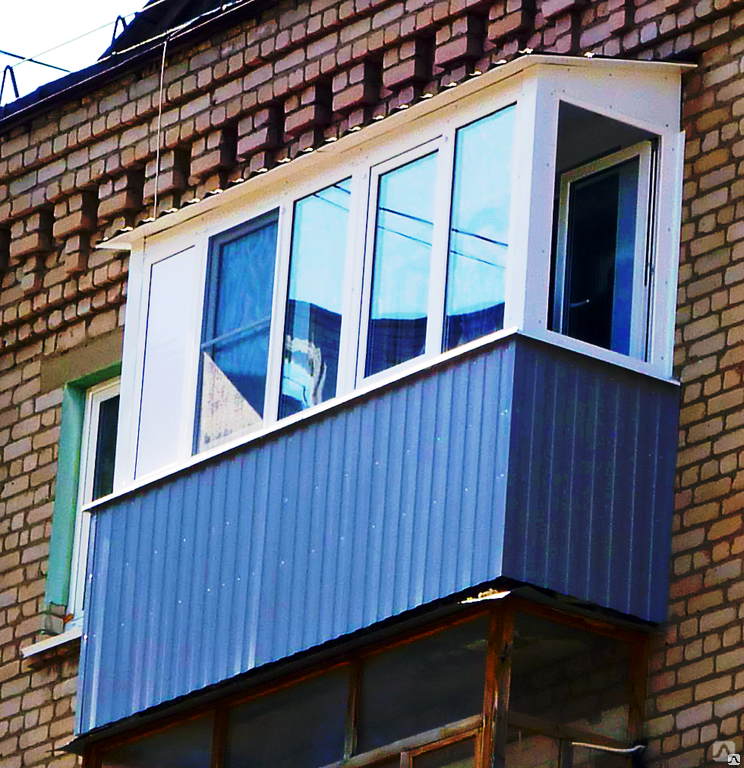 Застекленный пластиковый балкон